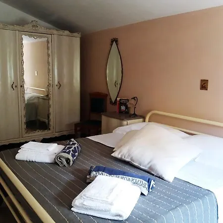 Dracena カステッルッツォ